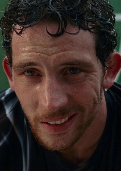 Josh O'Connor photo