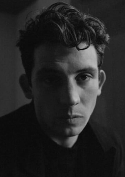 Josh O'Connor photo