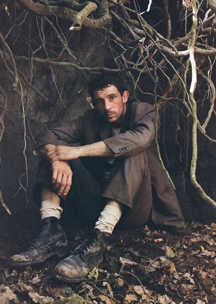 Josh O'Connor photo