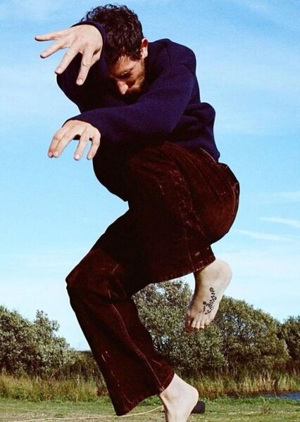 Josh O'Connor photo