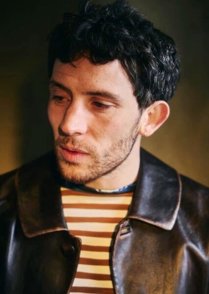 Josh O'Connor photo