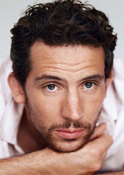 Josh O'Connor photo