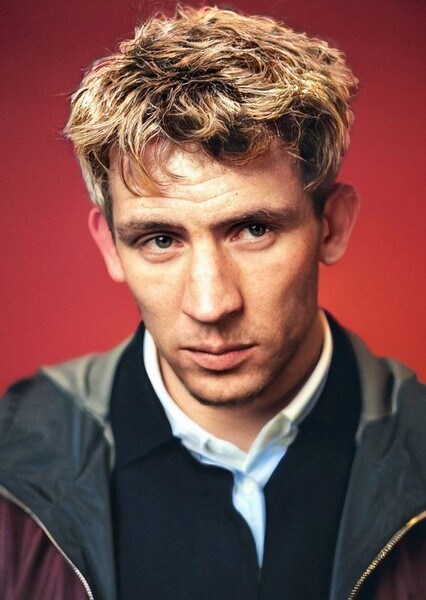Josh O'Connor photo