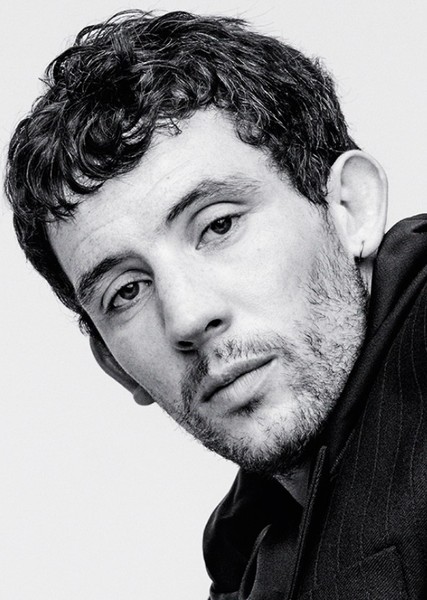 Josh O'Connor photo