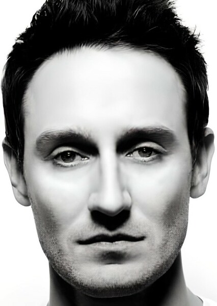 Josh Stewart photo