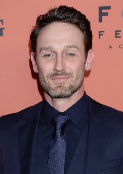 Josh Stewart photo