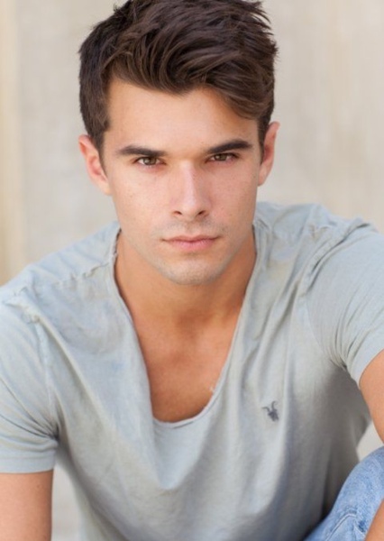 Josh Swickard photo