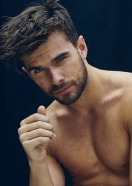 Josh Swickard photo