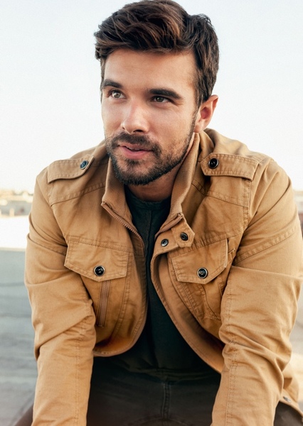 Josh Swickard photo