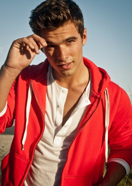 Josh Swickard photo