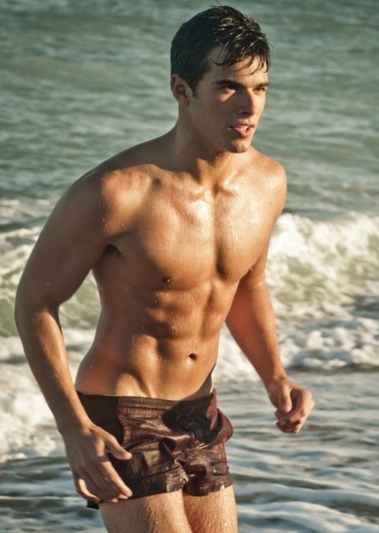 Josh Swickard photo
