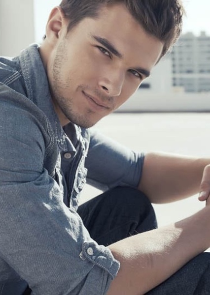 Josh Swickard photo