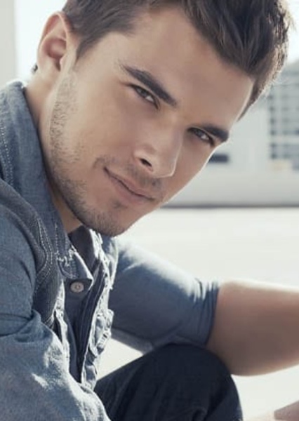Josh Swickard photo