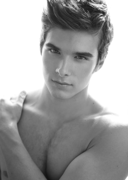 Josh Swickard photo