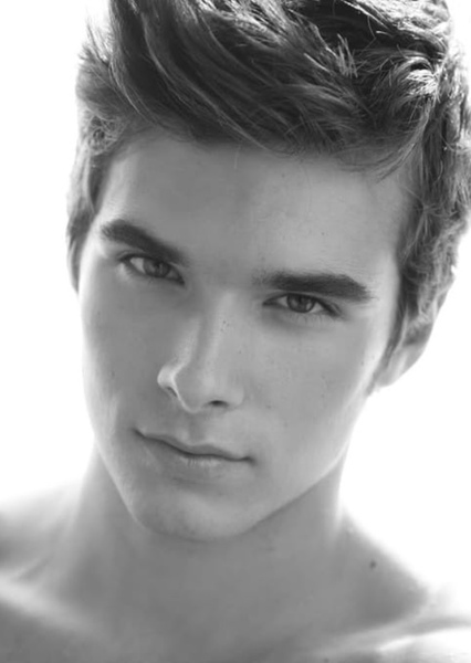 Josh Swickard photo