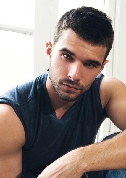 Josh Swickard photo