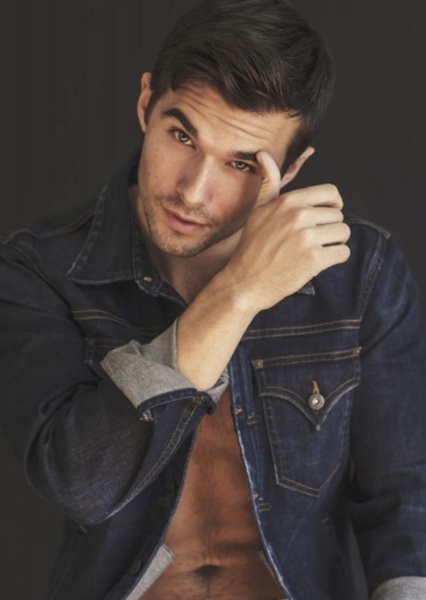 Josh Swickard photo