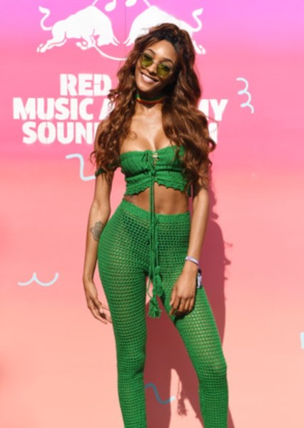 Jourdan Dunn photo