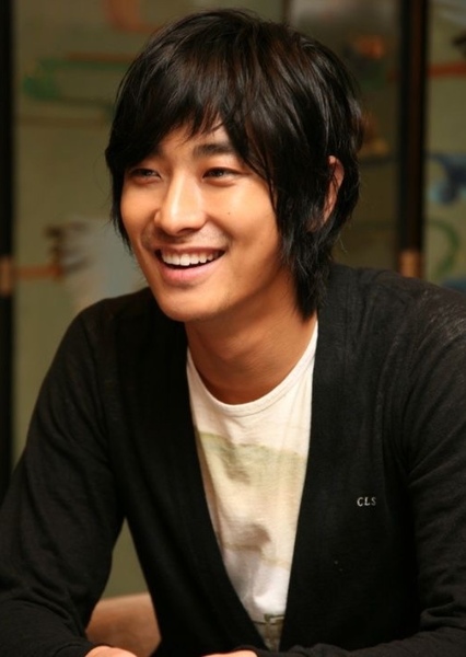 Ju Ji-hoon photo