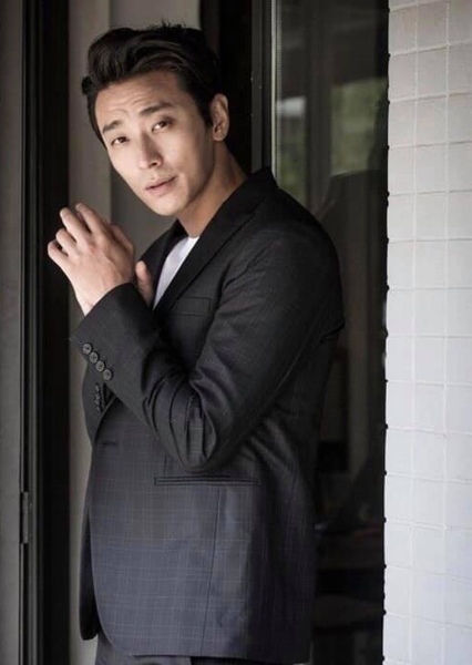 Ju Ji-hoon photo