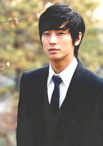 Ju Ji-hoon photo
