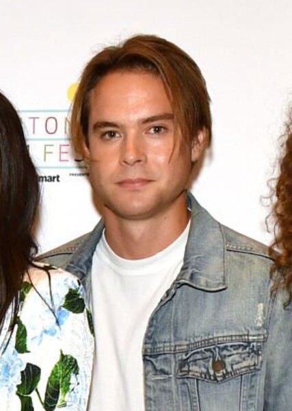 Judah Lewis photo