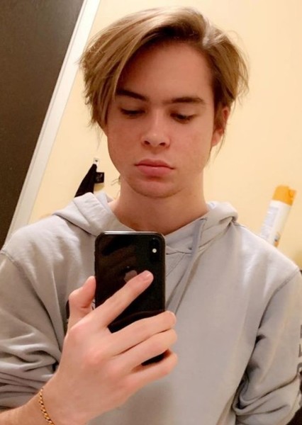 Judah Lewis photo
