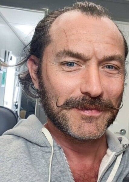 Jude Law photo
