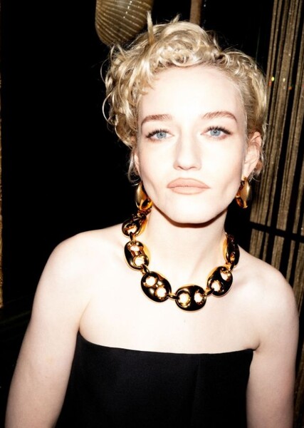 Julia Garner