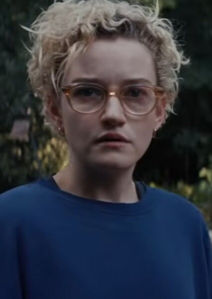 Julia Garner