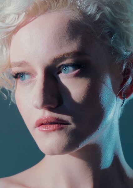 Julia Garner
