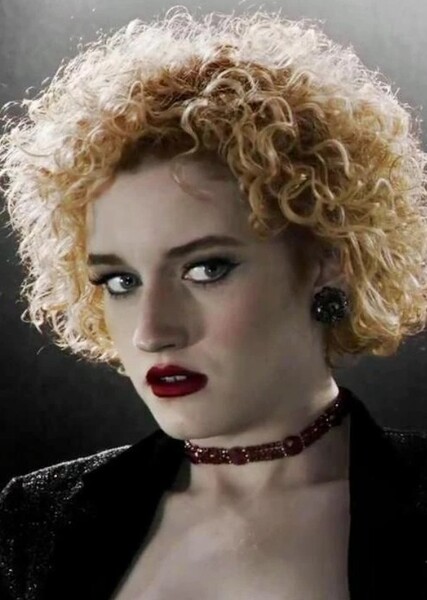 Julia Garner