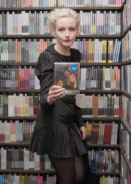 Julia Garner