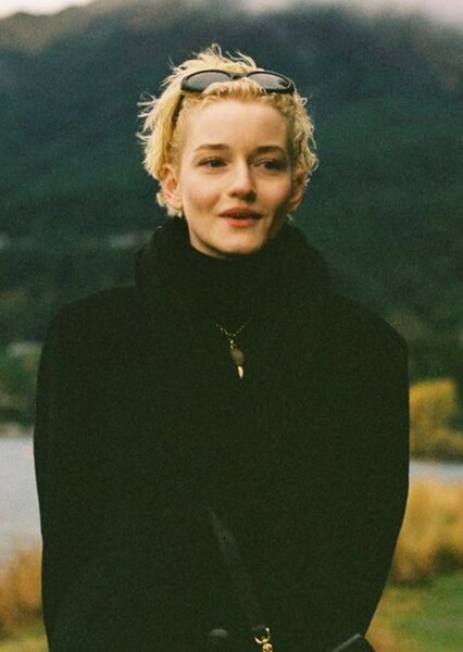 Julia Garner