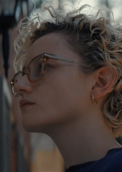 Julia Garner