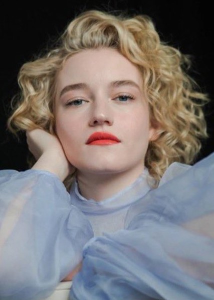 Julia Garner