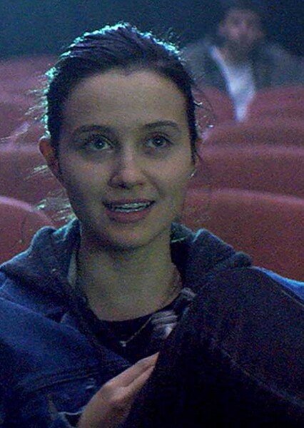 Julia Goldani Telles photo