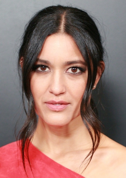 Julia Jones photo