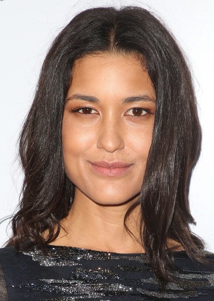 Julia Jones photo