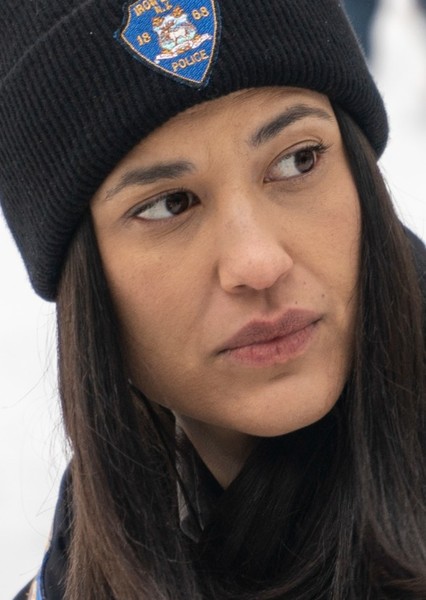 Julia Jones photo