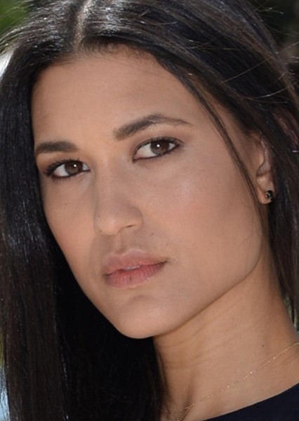 Julia Jones photo
