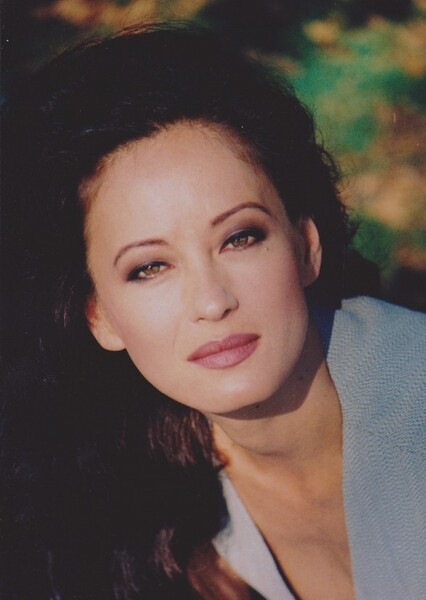 Julia Nickson photo