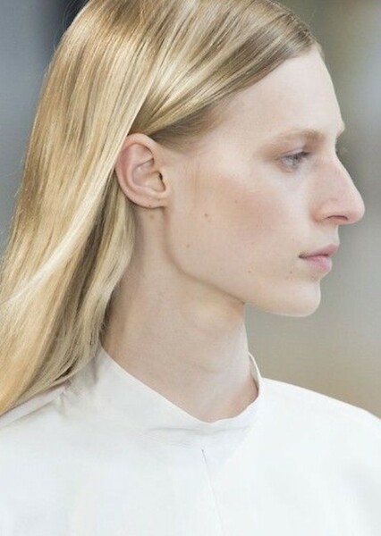 Julia Nobis photo