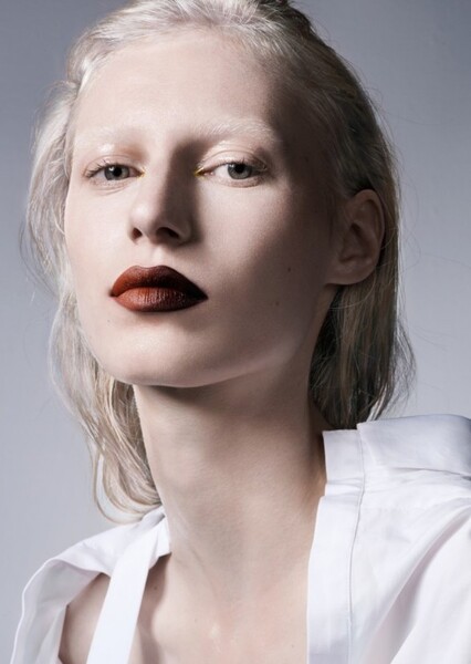 Julia Nobis photo