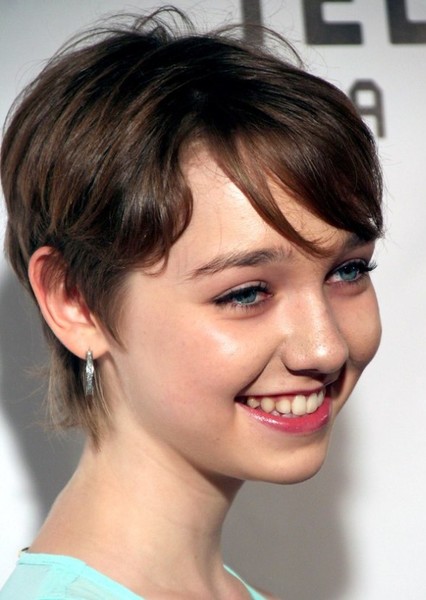 Julia Sarah Stone photo