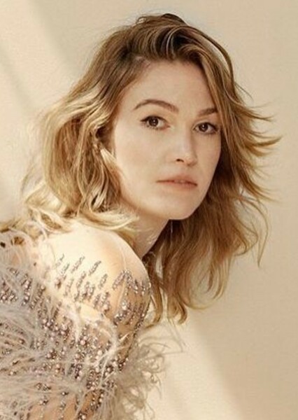 Julia Stiles photo