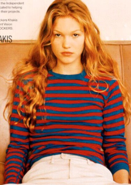 Julia Stiles photo