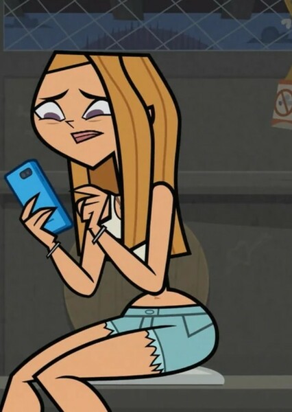 Julia (Total Drama) photo