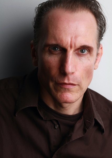Julian Bleach photo