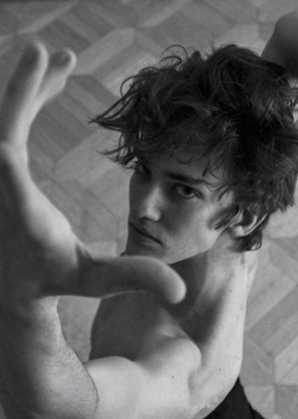 Julian MacKay photo